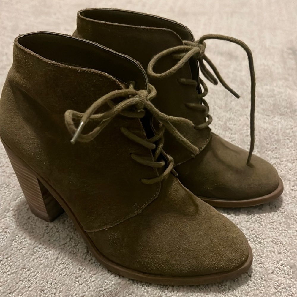 Green suede Jessica Simpson booties